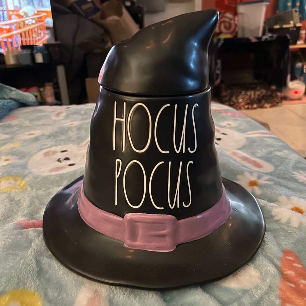 NEW RAE DUNN Hocus Pocus Witch Hat Cookie Jar